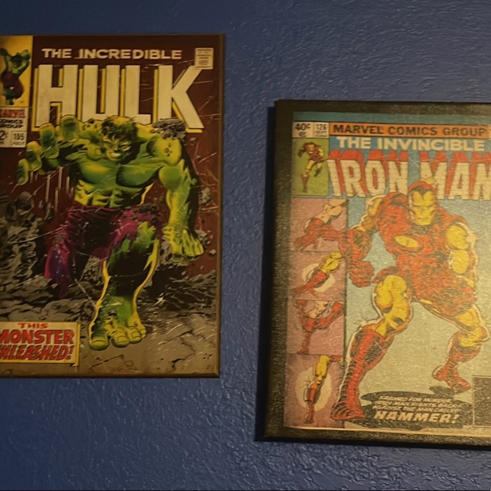 2 Marvel comics wall decor- Hulk & Iron Man!!
